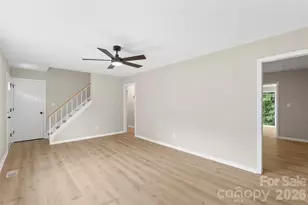 711 King Arthur Dr, Gastonia, NC 28056 - Photo 9