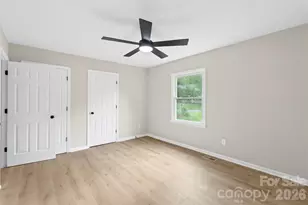 711 King Arthur Dr, Gastonia, NC 28056 - Photo 23