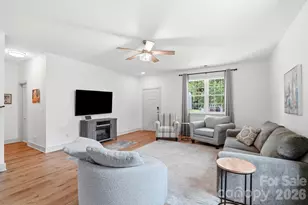 2211 Savannah Hills Dr, Matthews, NC 28105 - Photo 5