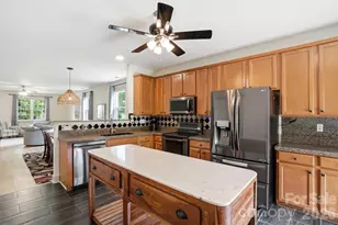 2211 Savannah Hills Dr, Matthews, NC 28105 - Photo 13