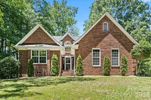 100 Diamond Dr, Mooresville, NC 28117 - Photo 1