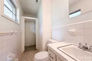 1580 W Cloaninger Ave, Statesville, NC 28625 - Photo 11