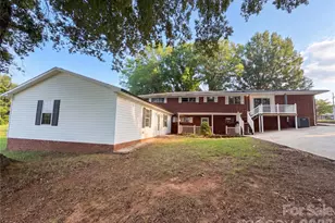 1580 W Cloaninger Ave, Statesville, NC 28625 - Photo 5
