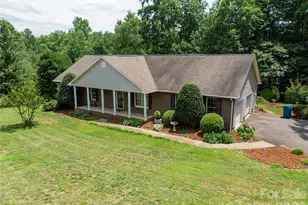 1724 Wellington Ave, Newton, NC 28658 - Photo 5
