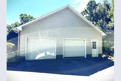 1724 Wellington Avenue, Newton, NC 28658 - Photo 3