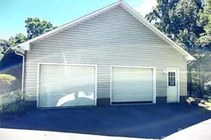 1724 Wellington Ave, Newton, NC 28658 - Photo 3
