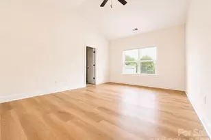1242 N Sharon Amity Rd, Charlotte, NC 28211 - Photo 23