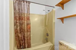 100 Stonewall Ave, Swannanoa, NC 28778 - Photo 23
