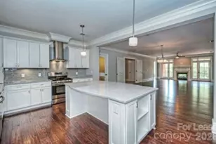 2100 Queens Rd W, Charlotte, NC 28207 - Photo 3