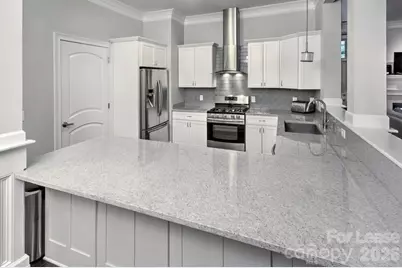 2100 Queens Road W #Panorama, Charlotte, NC 28207 - Photo 7