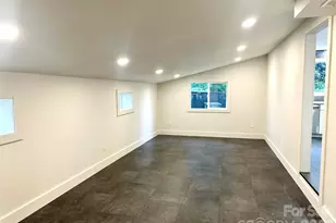 908 E 1st St, Newton, NC 28658 - Photo 17