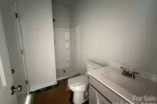 4017 Juno Dr, Charlotte, NC 28215 - Photo 3