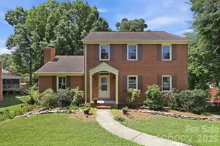 340 Walnut Point Dr, Matthews, NC 28105 - Photo 1