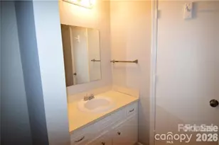 11701 Shandon Cir, Charlotte, NC 28226 - Photo 9