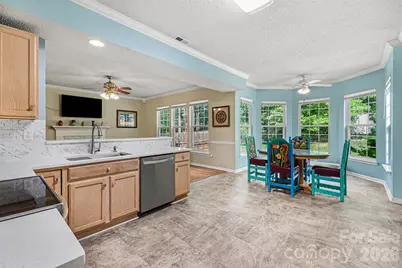 10422 Baskerville Avenue, Charlotte, NC 28269 - Photo 11