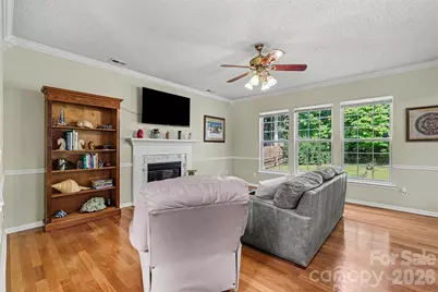 10422 Baskerville Avenue, Charlotte, NC 28269 - Photo 9
