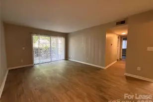 415 Orchard Trace Ln, Charlotte, NC 28213 - Photo 3