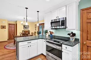 127 Woodburn Dr, Swannanoa, NC 28778 - Photo 5