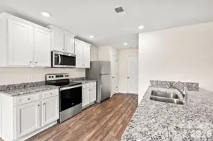 1305 Nia Rd, Charlotte, NC 28215 - Photo 5