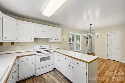 9624 Forest Drive, Charlotte, NC 28216 - Photo 7