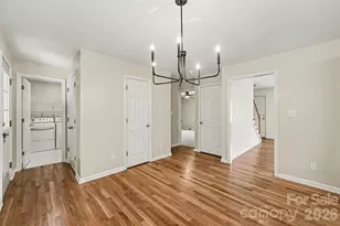 9624 Forest Dr, Charlotte, NC 28216 - Photo 11