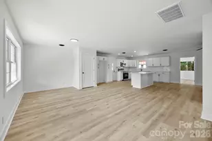 5421 Maplewood Ln, Charlotte, NC 28227 - Photo 5