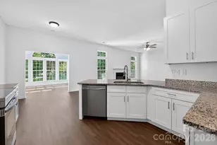 11518 Planters Estates Dr, Charlotte, NC 28278 - Photo 5