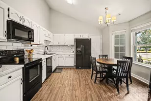 132 Brookhollow Dr, Mount Holly, NC 28120 - Photo 9