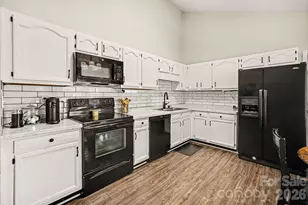 132 Brookhollow Dr, Mount Holly, NC 28120 - Photo 5