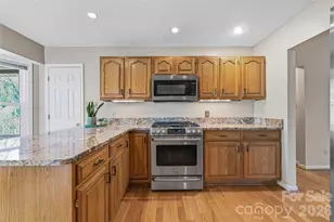 279 Woody Ln, Asheville, NC 28804 - Photo 5