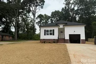 208 E 15th St, Salisbury, NC 28144 - Photo 1
