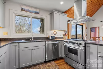 569 Shelter Rock Circle, Sugar Mountain, NC 28604 - Photo 11
