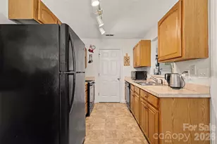 1440 Bells Knox Rd, Charlotte, NC 28214 - Photo 7