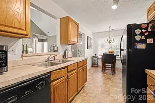 1440 Bells Knox Rd, Charlotte, NC 28214 - Photo 9