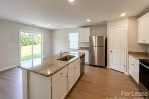 3003 Cres Lk Ln, Charlotte, NC 28214 - Photo 5