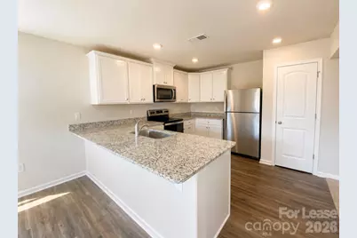 8100 Derby Woods Lane, Charlotte, NC 28214 - Photo 5