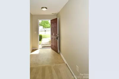 6710 Goldenwillow Drive, Charlotte, NC 28215 - Photo 17