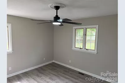 803 E 24th Street, Newton, NC 28658 - Photo 5