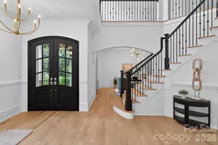 2132 Foxcroft Woods Ln, Charlotte, NC 28211 - Photo 3