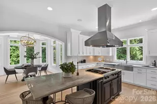 2132 Foxcroft Woods Ln, Charlotte, NC 28211 - Photo 9