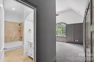2132 Foxcroft Woods Ln, Charlotte, NC 28211 - Photo 27