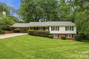 926 Shady Bluff Dr, Charlotte, NC 28211 - Photo 1