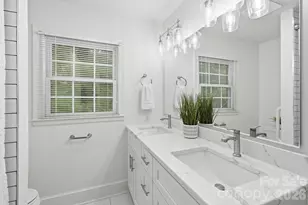 926 Shady Bluff Dr, Charlotte, NC 28211 - Photo 15
