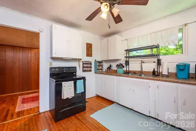 14 Border Street, Black Mountain, NC 28711 - Photo 15