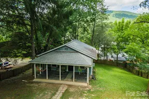 14 Border St, Black Mountain, NC 28711 - Photo 7