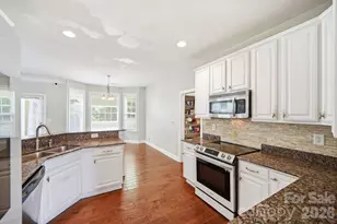 8505 Delamere Ln, Charlotte, NC 28269 - Photo 9