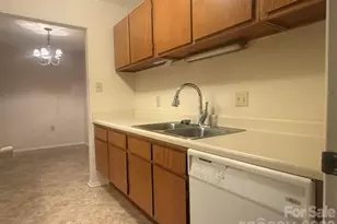 5024 Sardis Rd, Charlotte, NC 28270 - Photo 7