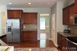10519 Royal Winchester Dr, Charlotte, NC 28277 - Photo 9