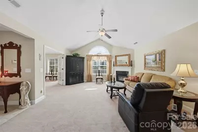 808-C Wynnshire Drive, Hickory, NC 28601 - Photo 5