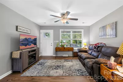 210 E 6th Street, Cherryville, NC 28021 - Photo 5